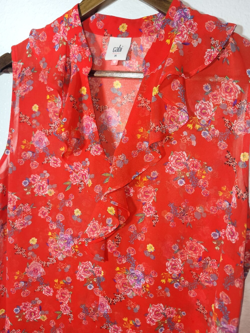 Cabi Crush Ruffle Blouse Red Floral Sleeveless V-Neck Top 5219 Medium Semi Sheer - Picture 6 of 7
